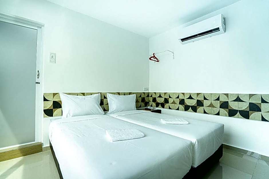 Grand Bagan Hotel