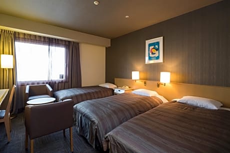 No-Room-Cleaning-Service - Twin Room with Extra Bed - Non-Smoking