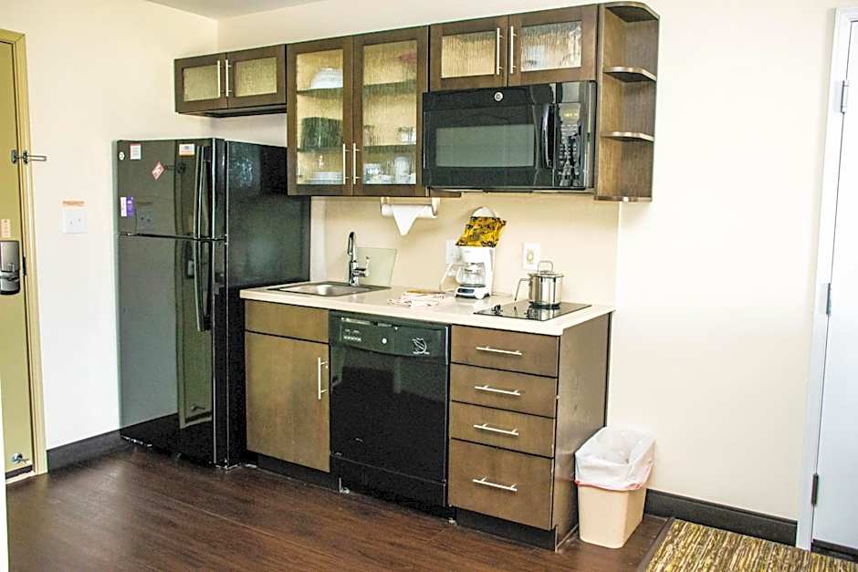 Candlewood Suites Overland Park By IHG