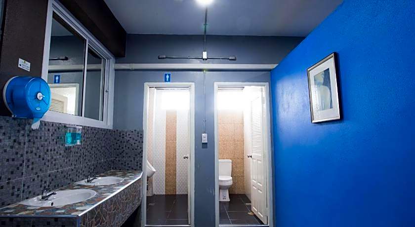 Baan Chang Hotel & Coffee House