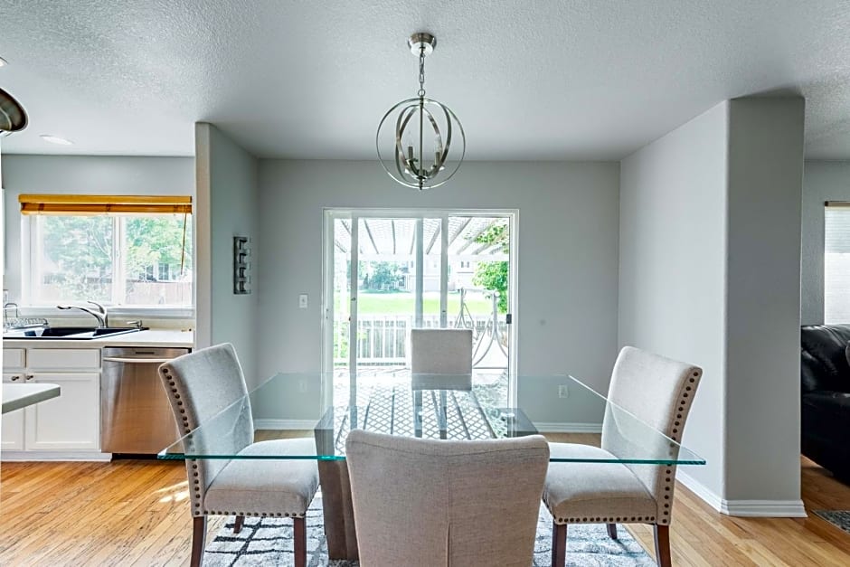 Spacious 4 bedroom 3.5 bathroom residential property