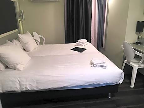 Superior Double Room with Two Single Beds and Balcony