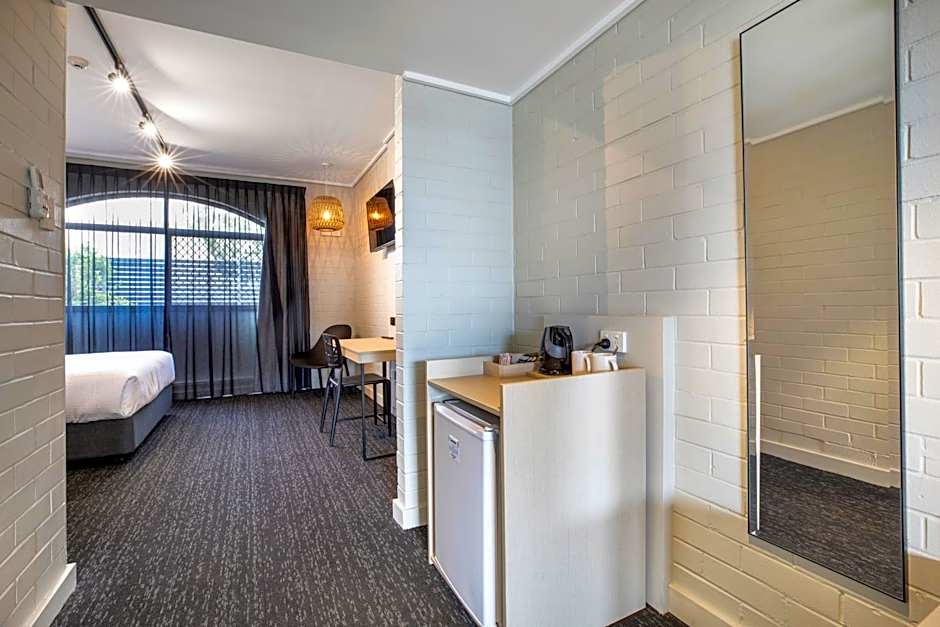 Nightcap at Springwood Hotel