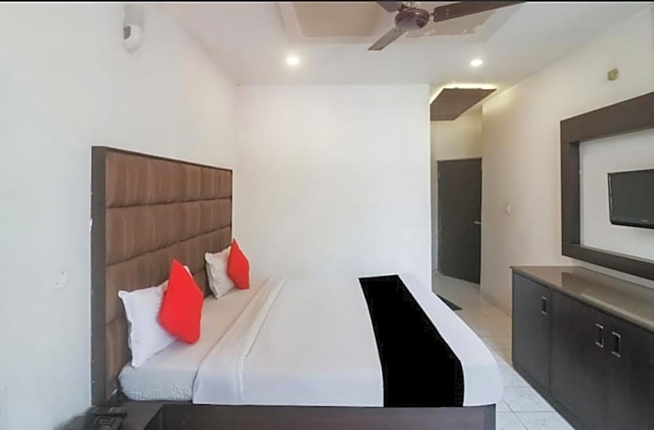 Goroomgo Motel Maurya Chandigarh