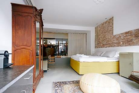 Deluxe Suite with Spa Bath