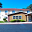 HomeTown Inn & Suites