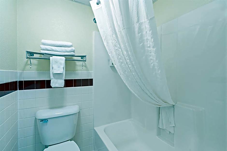 AmericInn by Wyndham Bismarck