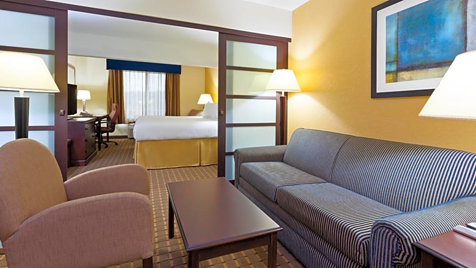 Holiday Inn Express and Suites Allentown West, an IHG Hotel