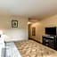 Quality Inn & Suites near Downtown Bakersfield