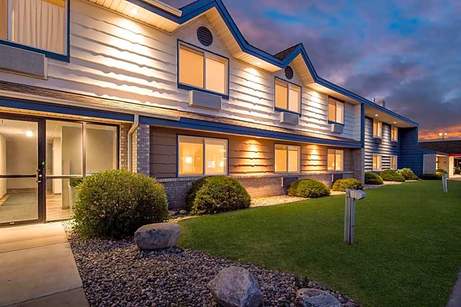 AmericInn by Wyndham Crookston U of M Crookston