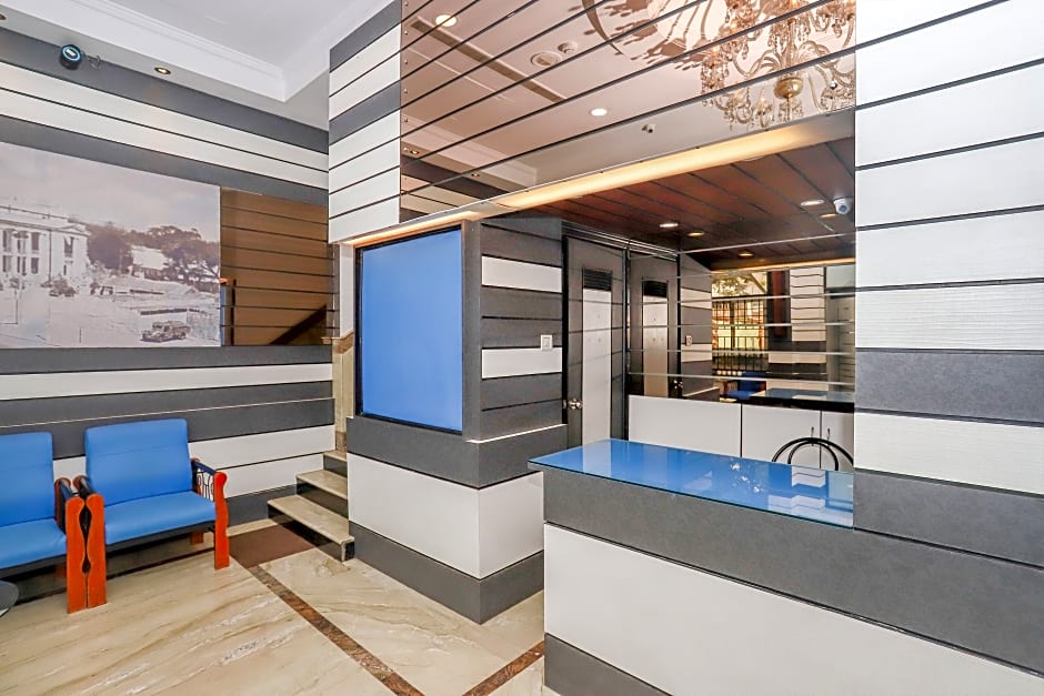 OYO 15358 Hotel Townhall