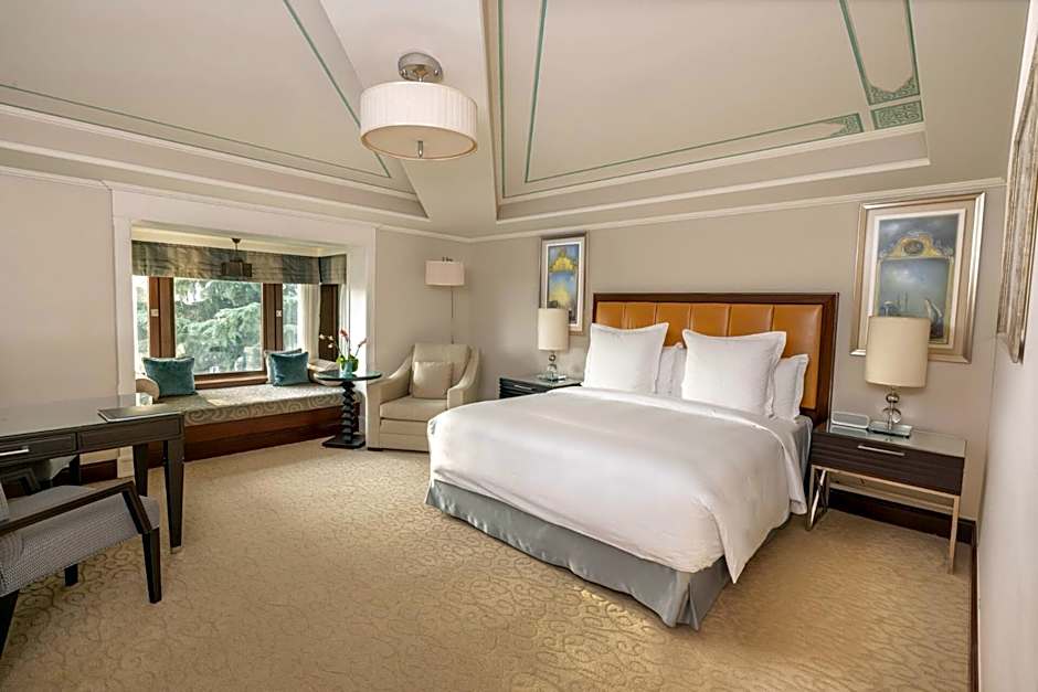 Four Seasons Hotel Istanbul At The Bosphorus