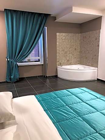 King Room with Spa Bath