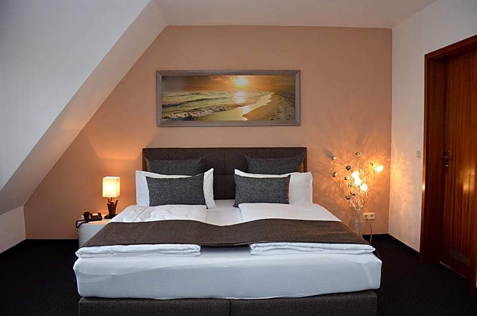 Photo 1 of 6 of Suite