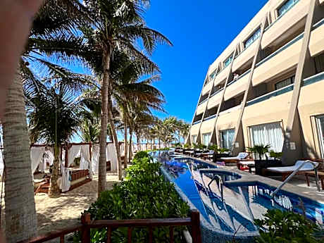 Flamingo Cancun Resort