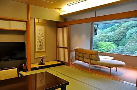 Deluxe Japanese Western Style Room (Retro-Modern) with Private Bathroom - Meals service in room