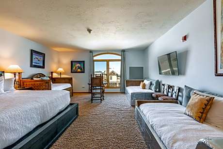 3 Bedroom Condominium with Spa #212