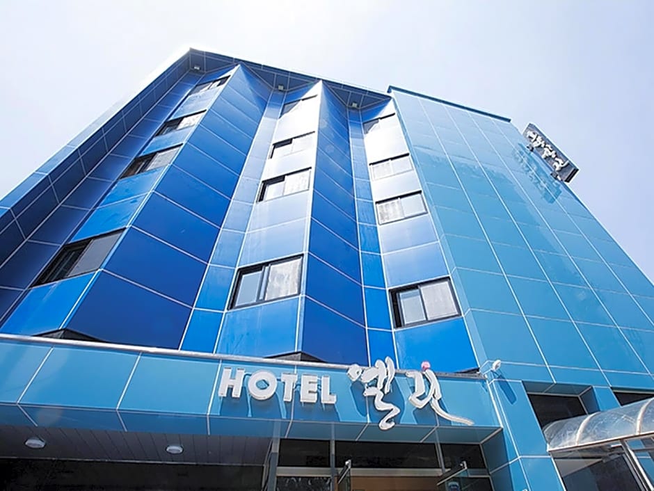 Elin Hotel