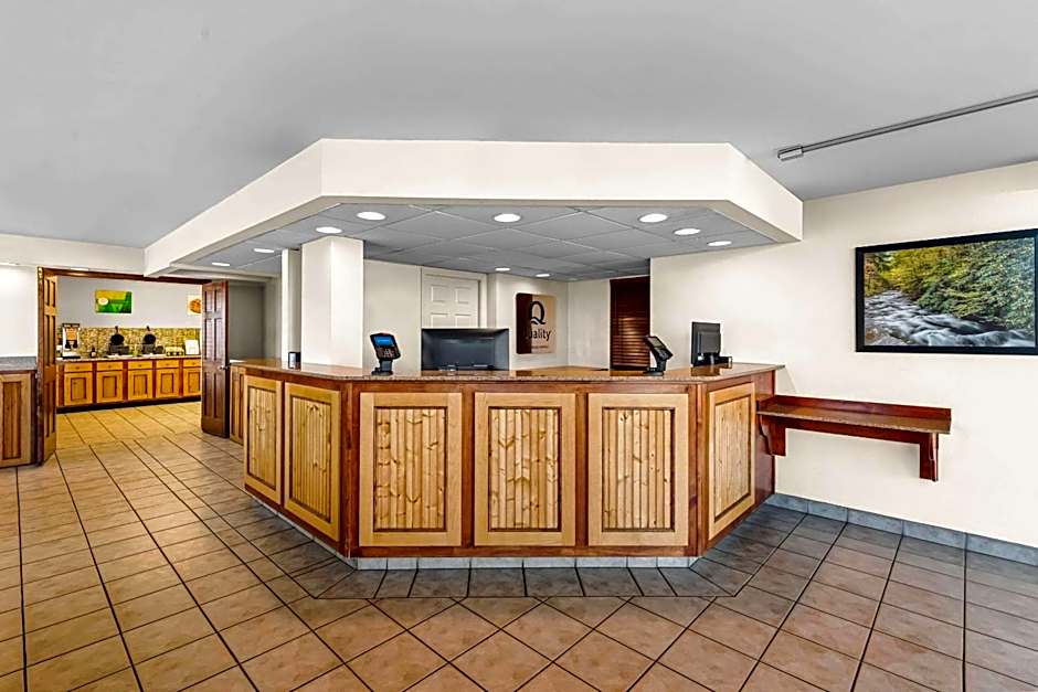 Quality Inn & Suites At Dollywood Lane