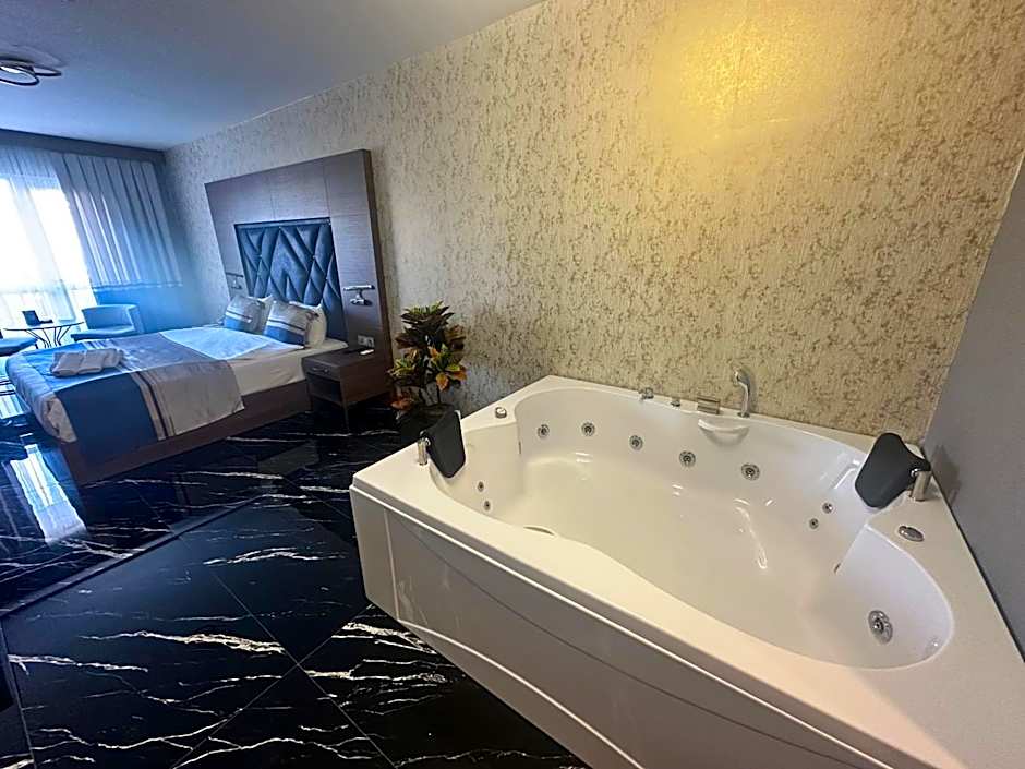 GRAND SALIZZE HOTEL