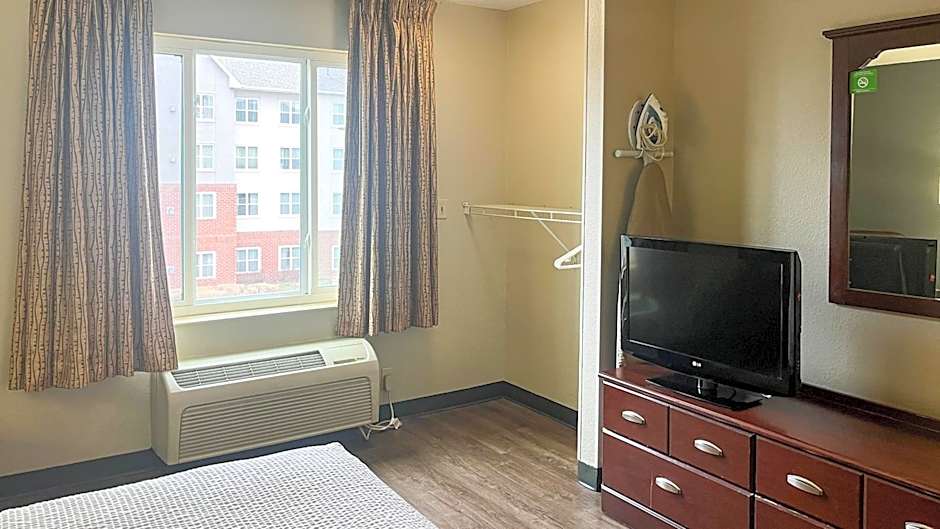 Studio 6 Chantilly VA Washington Dulles Airport
