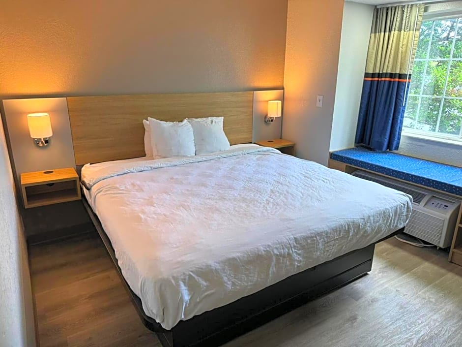 Microtel Inn & Suites by Wyndham Winston Salem