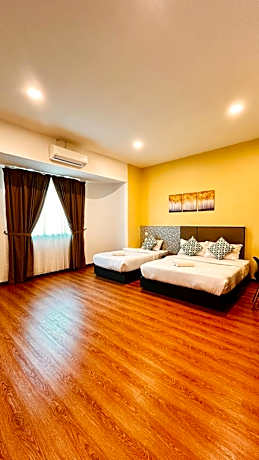 Deluxe Family Room