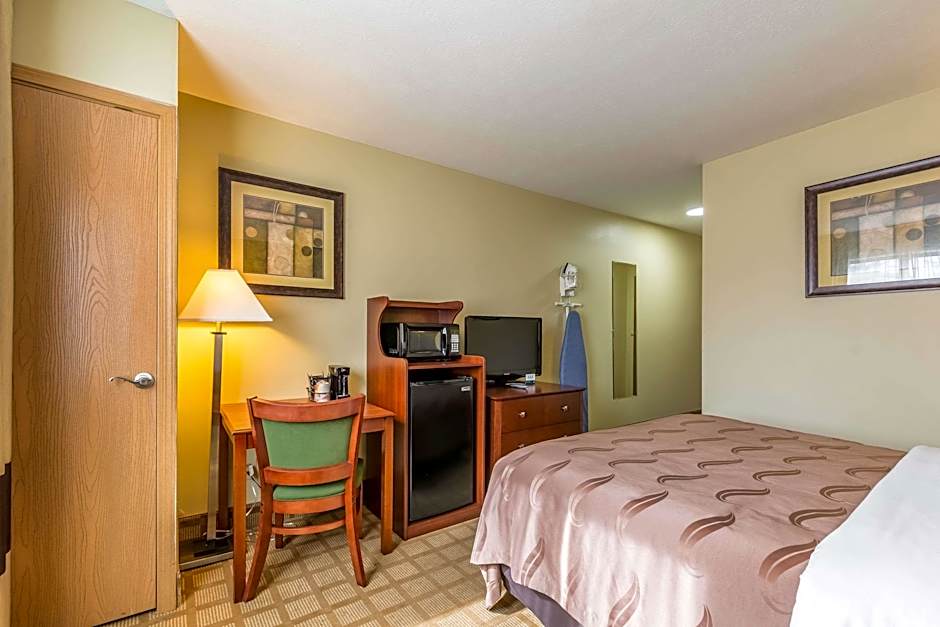 Photo 1 of 3 of 1 Queen Bed
