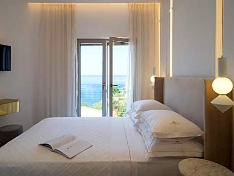 One Bedroom Suite with Sea View