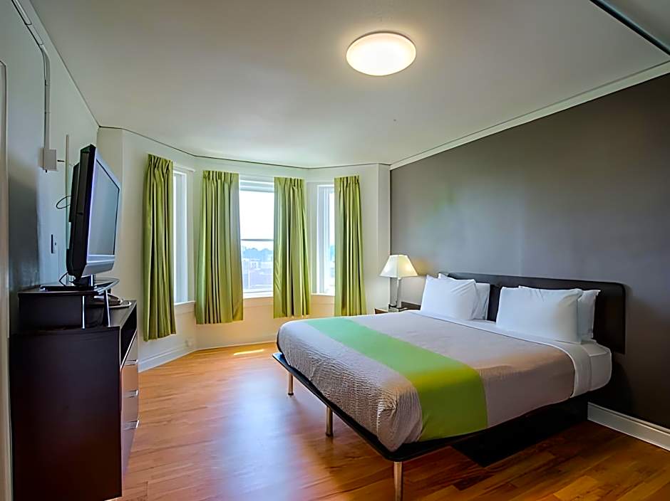 Quality Inn & Suites Kansas City Downtown