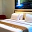 Travellers Hotel Phinisi