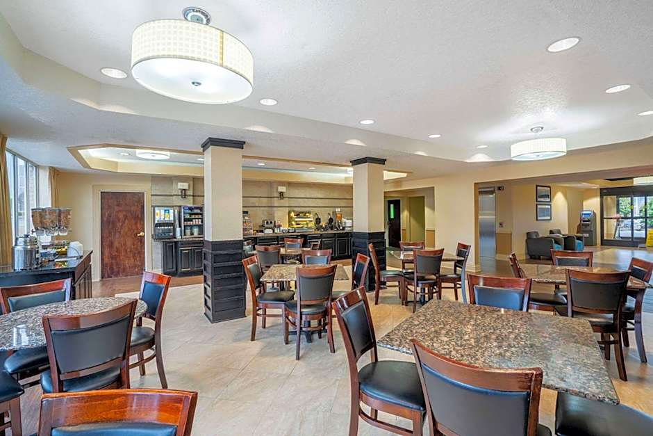 La Quinta Inn & Suites by Wyndham Hot Springs