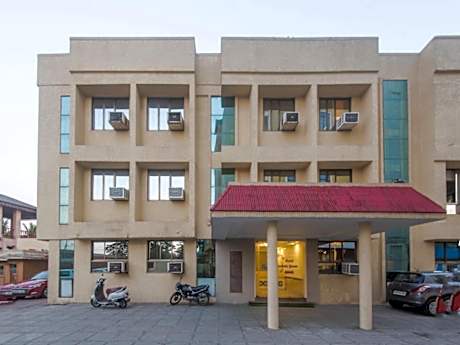 HOTEL KUSHALA GREENS