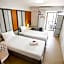 Regent Ngamwongwan Hotel