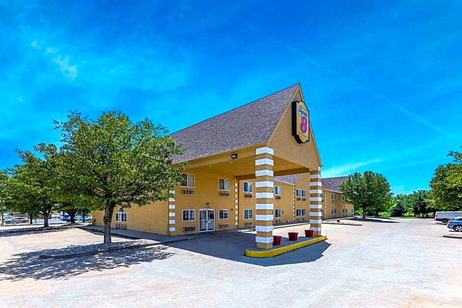 Super 8 by Wyndham De Soto