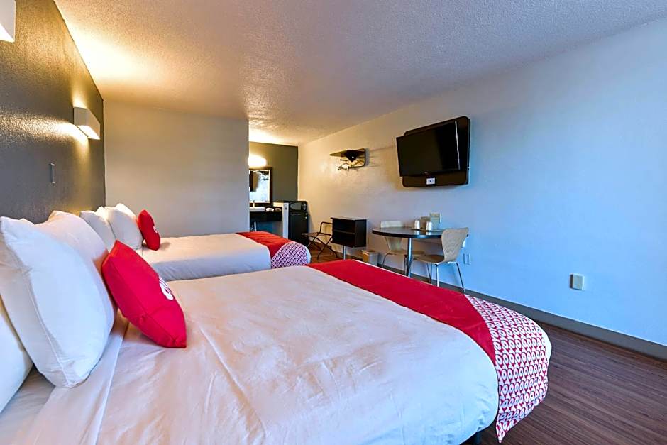 OYO Hotel Valdosta GA I-75