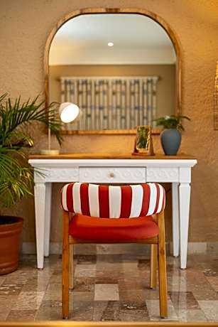 Zel Suite Garden View