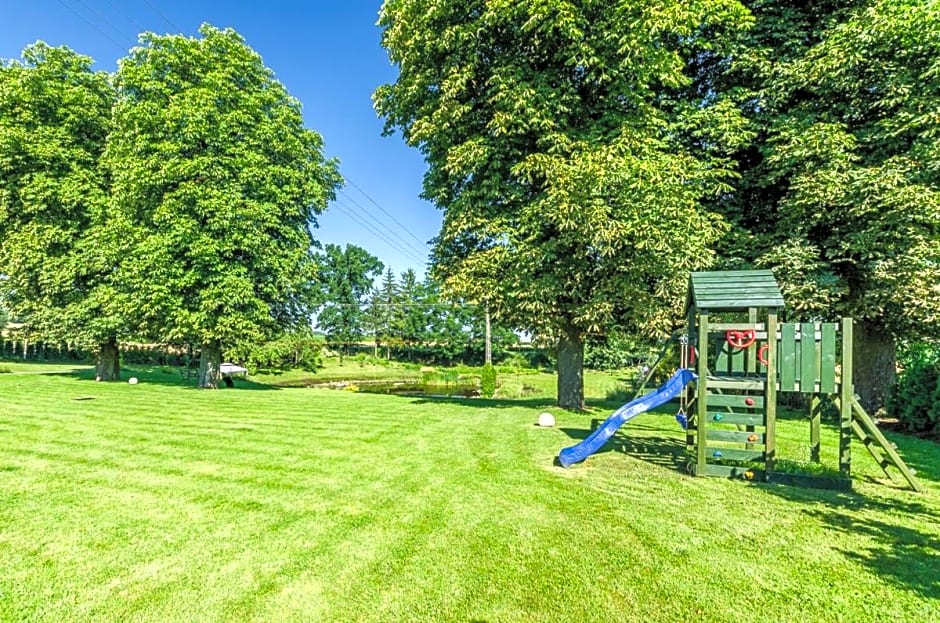 Stara Szkola Trzcin 20