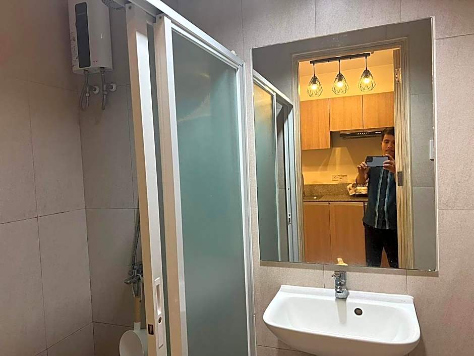 INSPIRIA TOWER CONDOMINIUM 1911