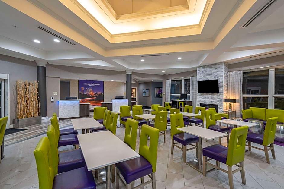 La Quinta Inn & Suites by Wyndham Birmingham Hoover