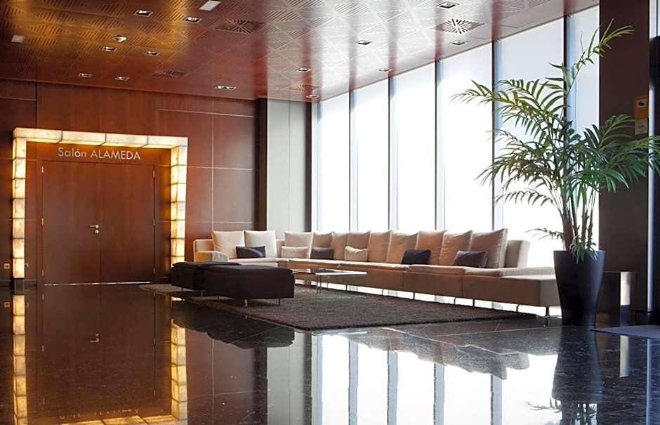 Hotel Maydrit Airport