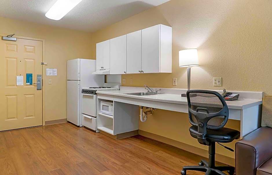 Extended Stay America Suites - Detroit - Novi - Orchard Hill Place