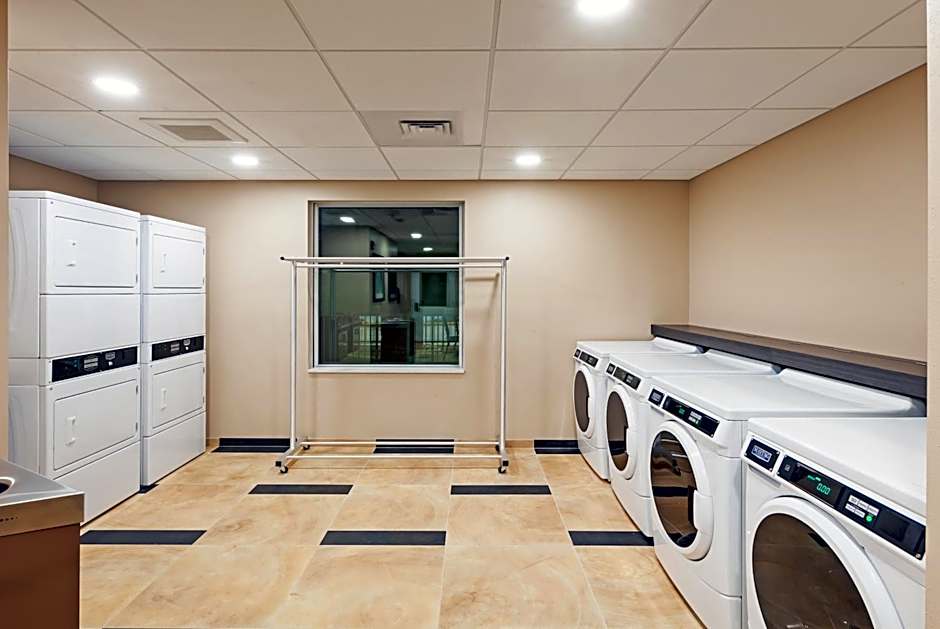 Candlewood Suites Lenexa - Overland Park Area By IHG