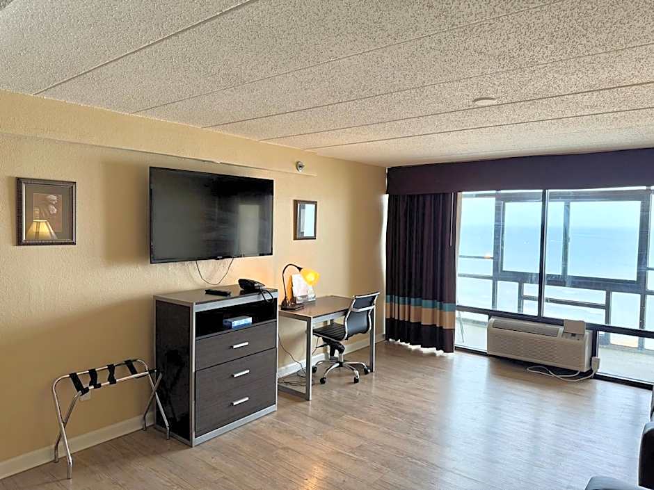 Aquarius Oceanfront Hotel