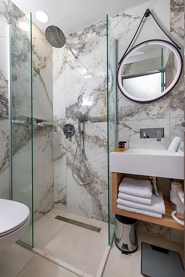 Metropolitan Pearl Boutique Hotel