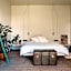 Chambre d'Amis by Alix