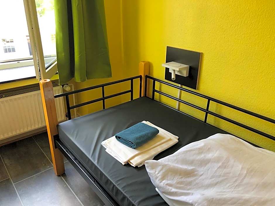 Backpackers Düsseldorf - SELF CHECK-IN