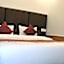 Hotel Obsidian Red