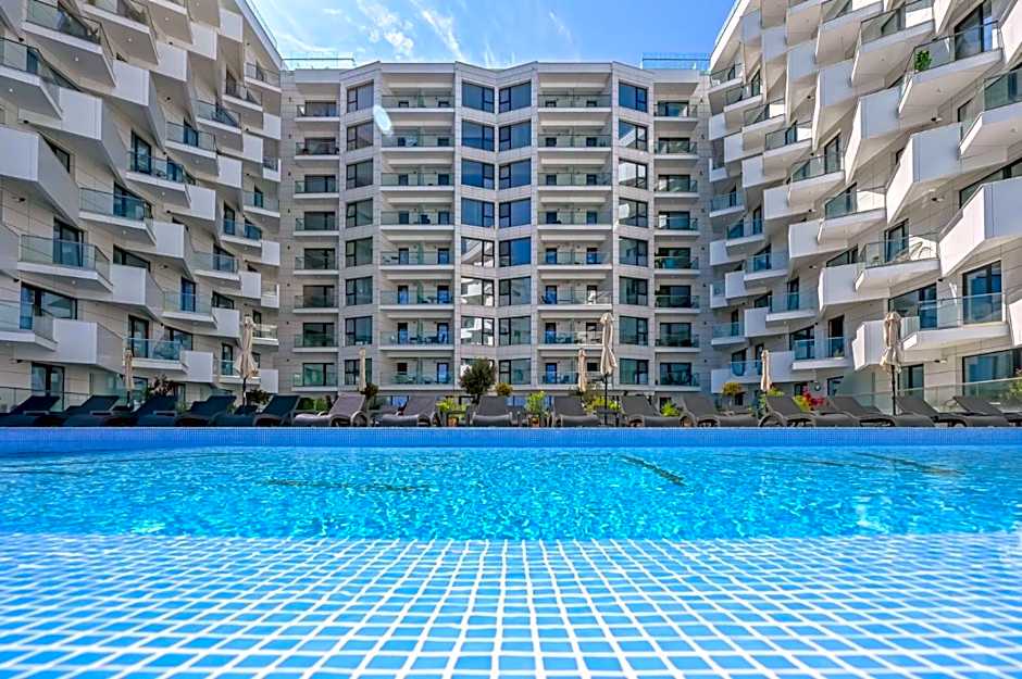 Alezzi Infinity Aparthotel & Spa