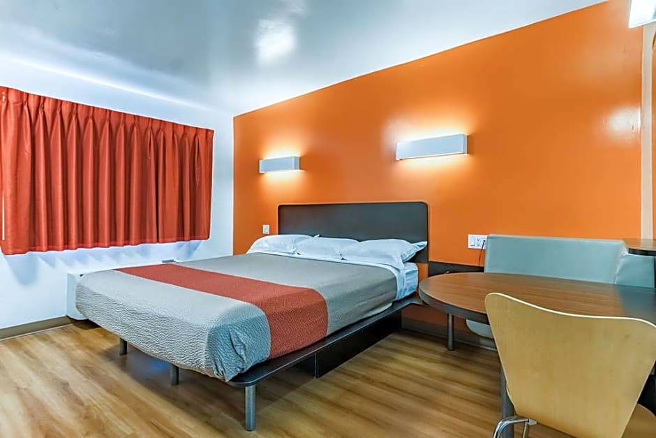 Motel 6 National City, CA